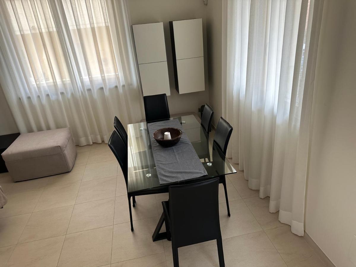 Casavale Elegante Residenza 108 Mq Max 7 Persone Apartamento Placência Exterior foto