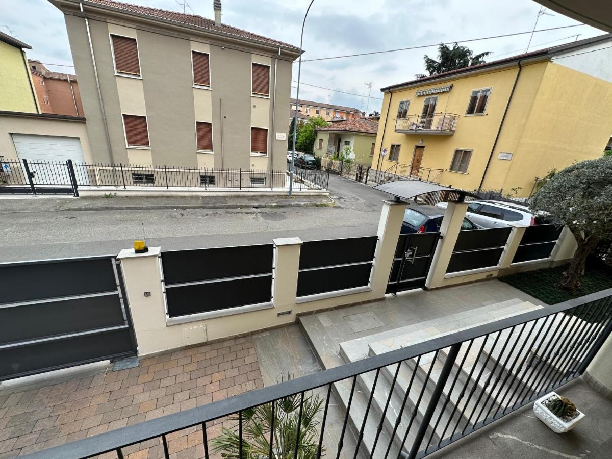 Casavale Elegante Residenza 108 Mq Max 7 Persone Apartamento Placência Exterior foto