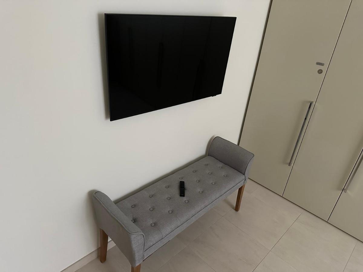 Casavale Elegante Residenza 108 Mq Max 7 Persone Apartamento Placência Exterior foto